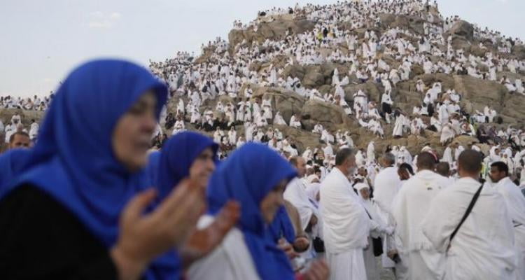 ملايين الحجاج يقفون على صعيد عرفات وسط منظومة خدمية متكاملة وتسهيلات واسعة لضيوف الرحمن