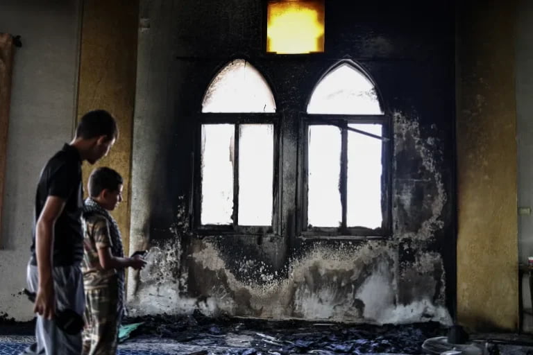 Qaramada Midoobay oo cambaareysay weerarkii Israel ee masjid ku yaalla Daanta Galbeed