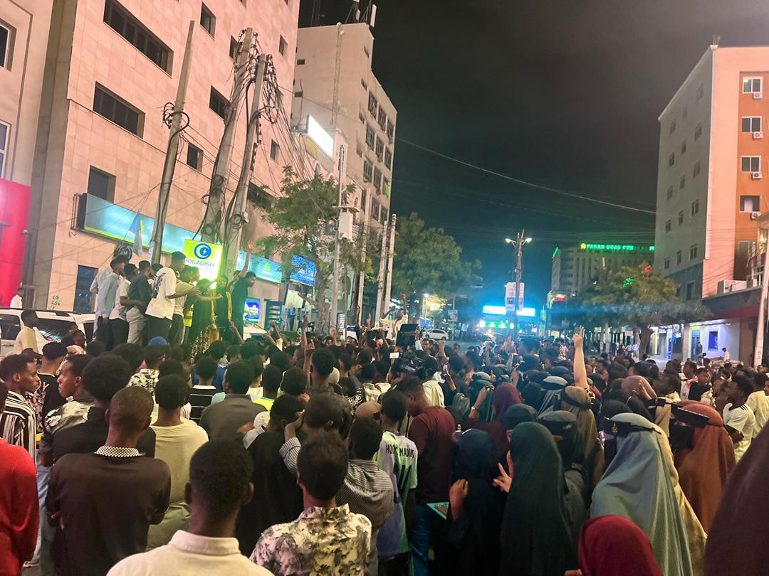 Mogadishu Youth Rally at Taleex Junction to Champion Capital's Cleanliness and Beautification Campaign