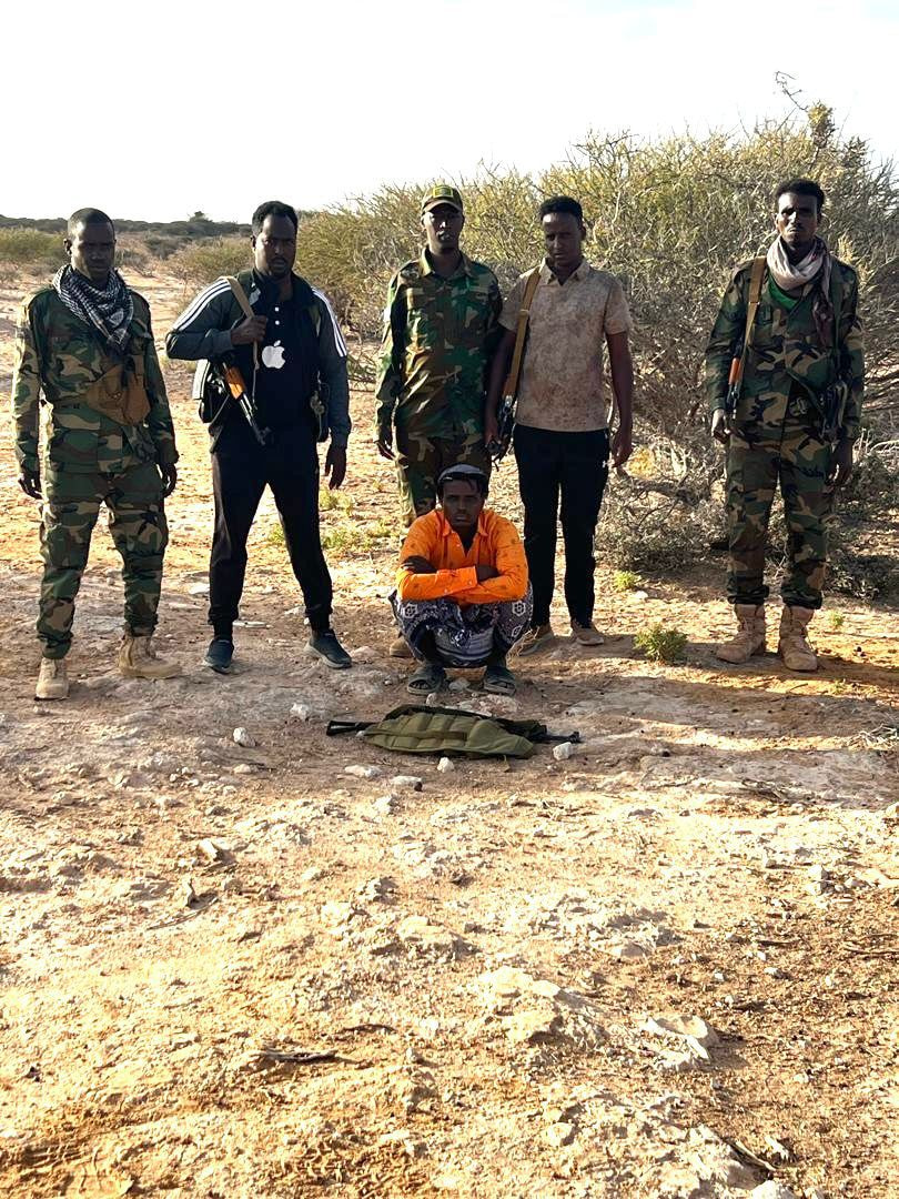 Senior Khawaarij Leader Surrenders to Galmudug Forces; Commander of Galgaduud Cell Defects with Weapons