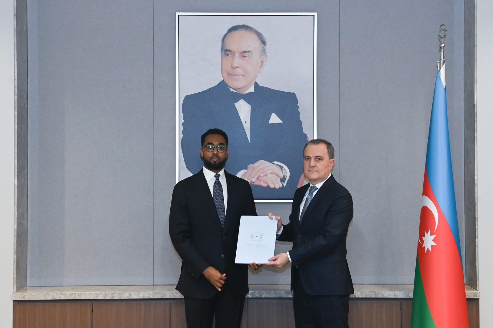 Somalia’s Ambassador to Azerbaijan Presents Copies of Letters of Credence in Baku