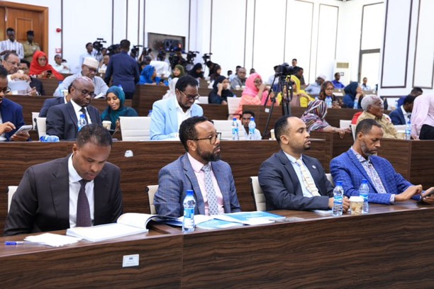 Members of the two Houses of the Parliament conclude proposed amendments of Chapter 4