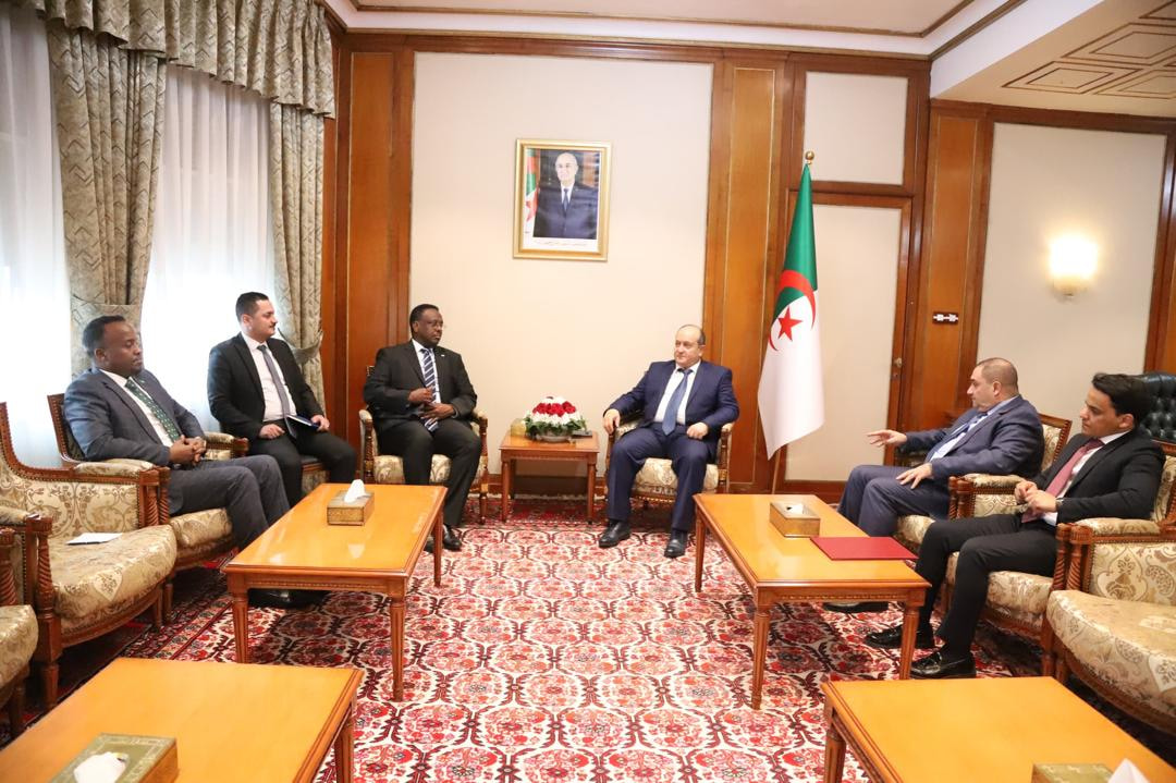 Somali Justice Minister and Algerian Prime Minister Hold High-Level Talks to Strengthen Judicial Ties