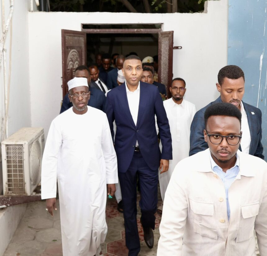 Prime Minister Hamza Abdi Barre Visits Former President Sharif Sheikh Ahmed Ahead of Strategic Political Dialogue
