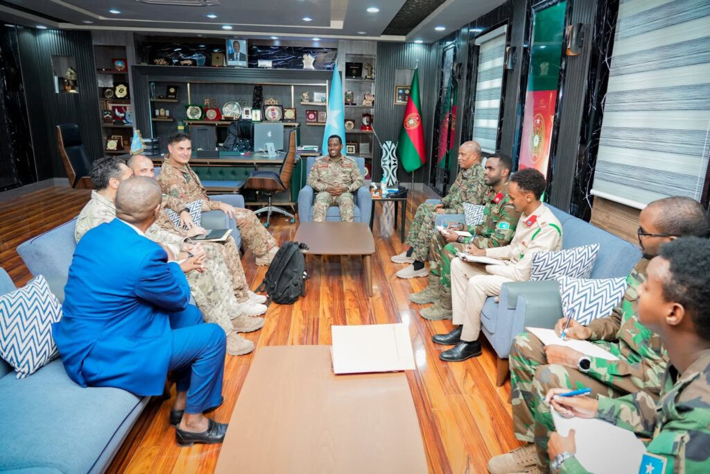 Somali Army Chief Meets Italian Defense Attaché to Strengthen Military Cooperation