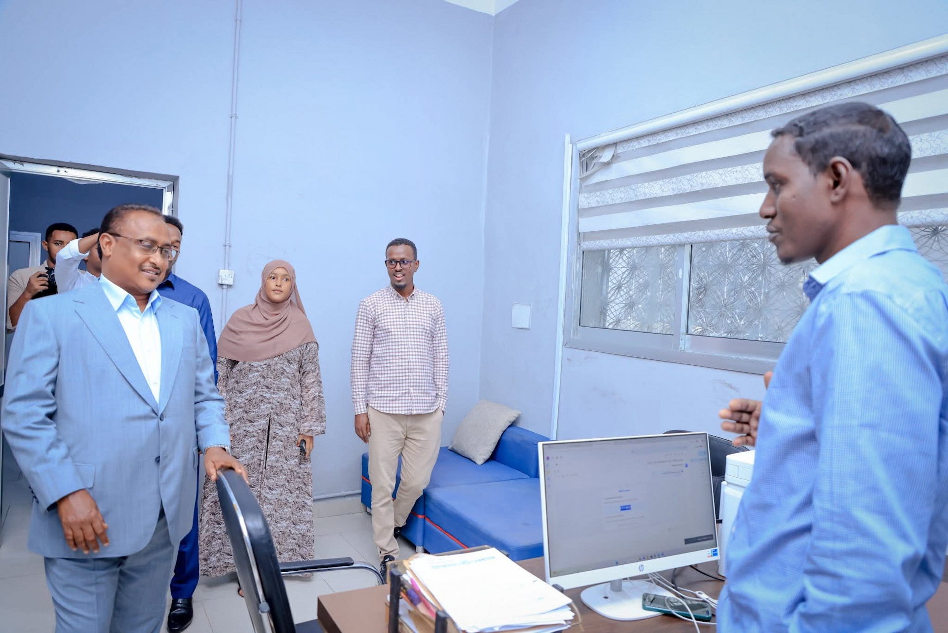 Banadir Governor Urges Parents to Enroll Children in Public Schools