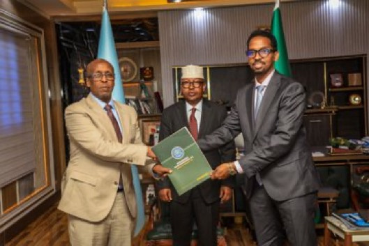 Defence Minister oversees handover between current and former Permanent Secretary of the Ministry