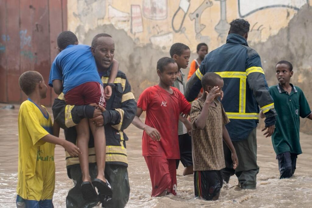 Banadir Emergency Department Leads Rescue Operations After Heavy Rains in Mogadishu