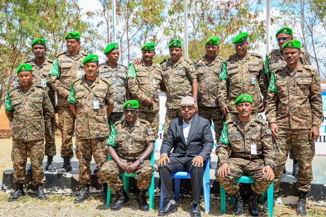 Defence Minister visits AUSSOM Sector 3 Headquarters in Baidoa