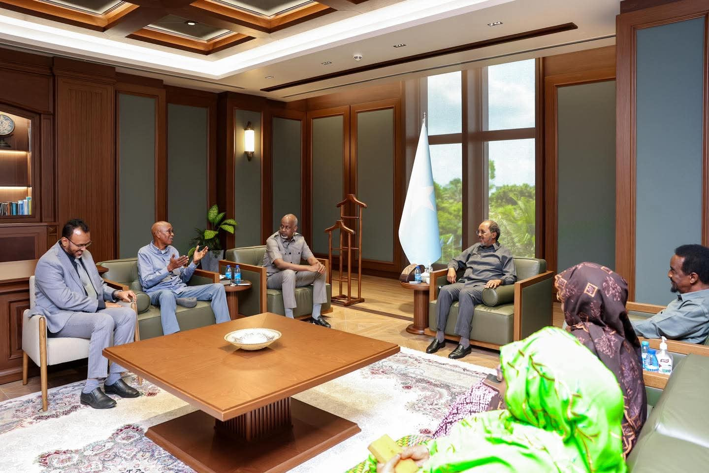 President Hassan Sheikh Meets Somali Civil Society Leaders on Democratization and State-Building