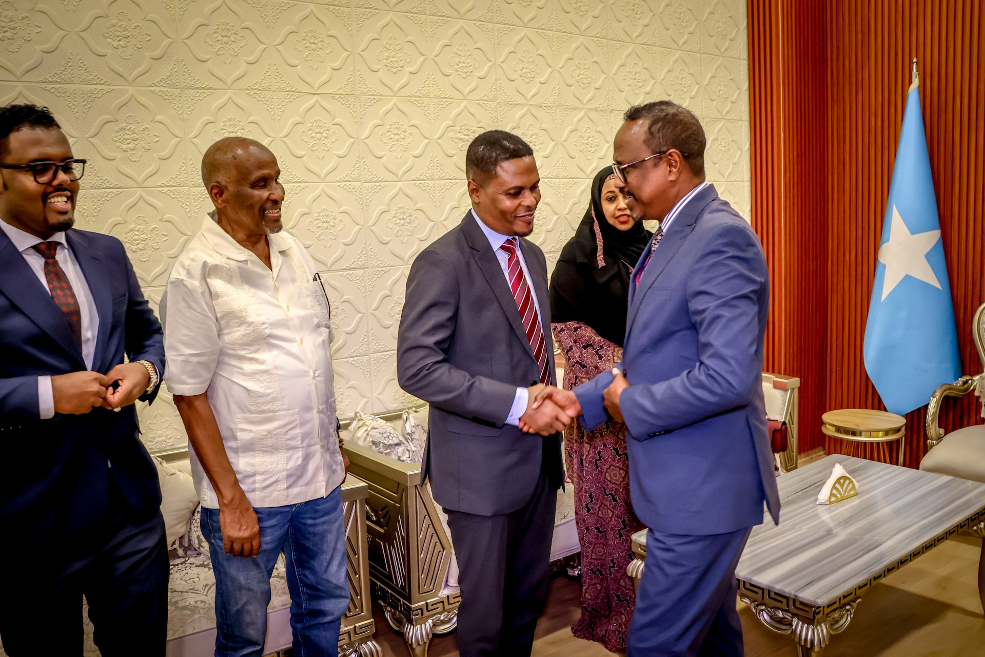Photos : Djibouti’s New Ambassador to Somalia Receives Warm Welcome in Mogadishu