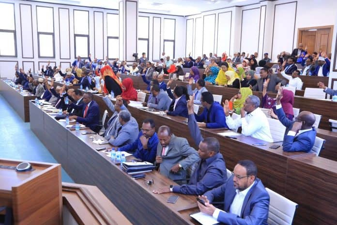Guddoomiye Abshirow oo soo saaray go'aan la xiriira ka joojinta fadhiyada Guud