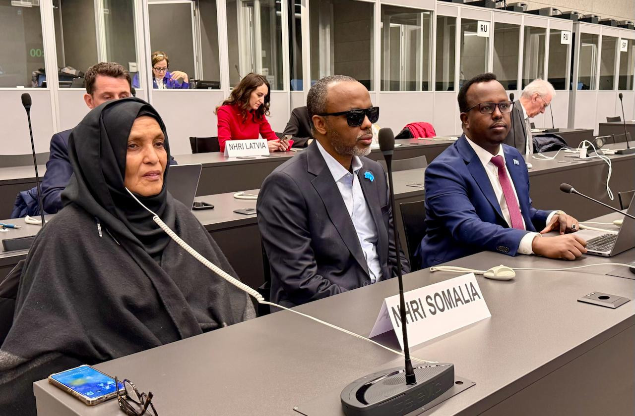 Guddoomiyaha Guddiga madaxa-bannaan ee Xuquuqul Insaanka Qaranka oo shir caalami ah uga qayb galay Geneva