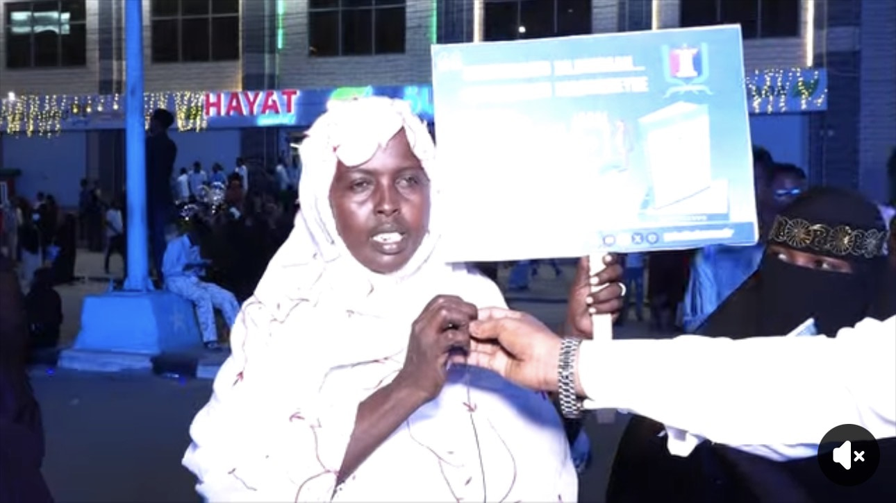 Shacabka Soomaaliyeed oo soo dhoweeyay Ansixinta Dastuurka Dalka