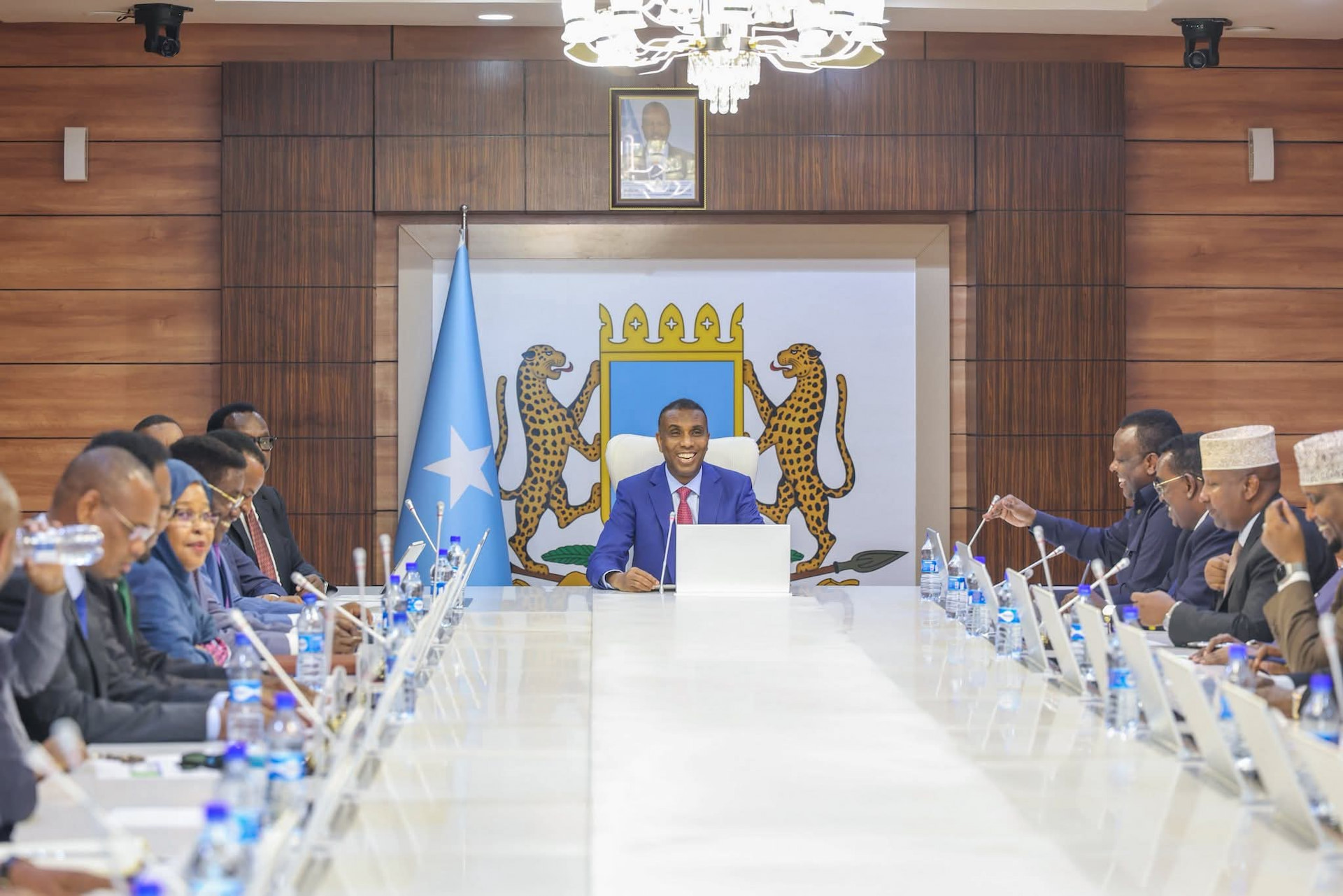Golaha wasiirada oo ansixiyey agaasimaha cusub ee hay'adda socdaalka