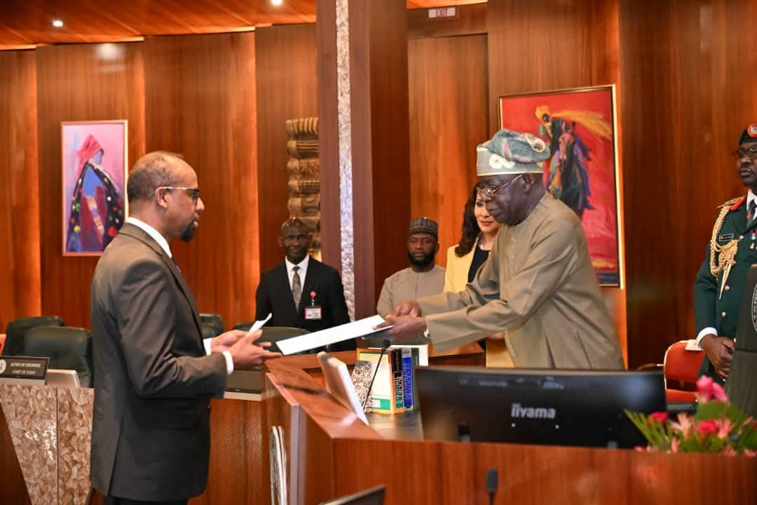 Danjiraha Soomaaliya ee Nigeria oo warqadaha aqoonsiga laga guddoomay