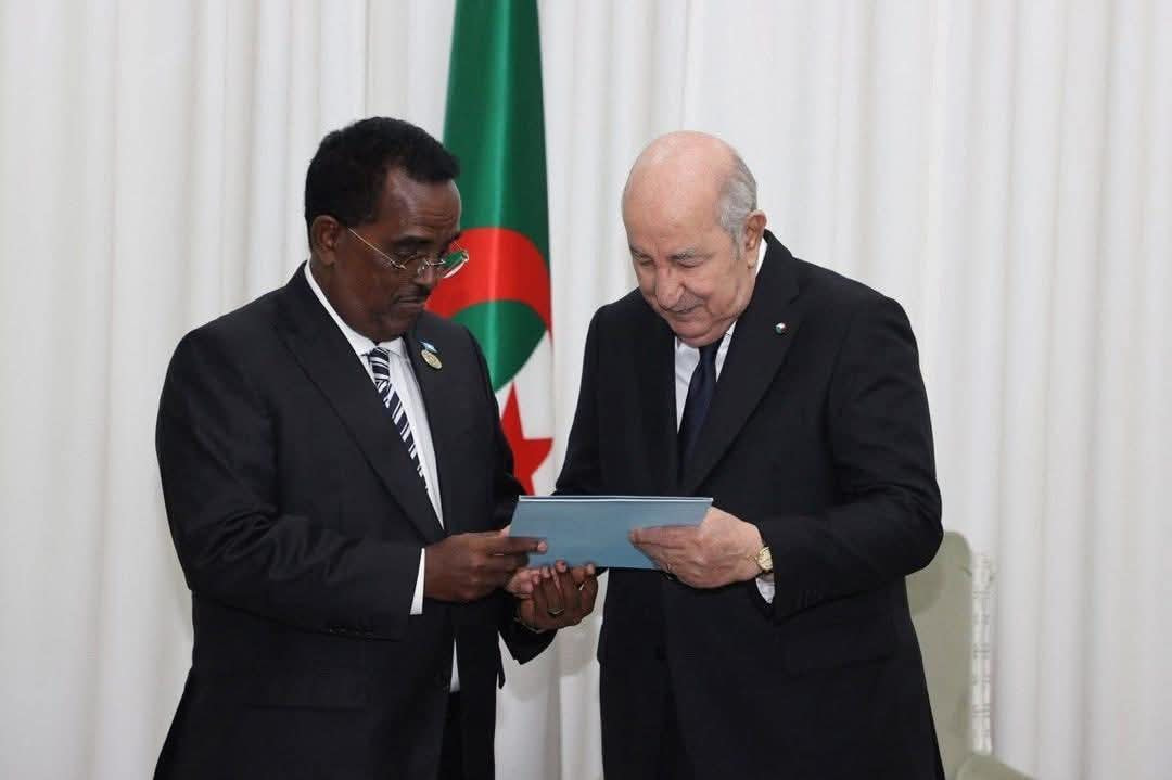 Madaxwaynaha Algeria oo qaabilay wasiirka Arrimaha Gudaha Soomaaliya