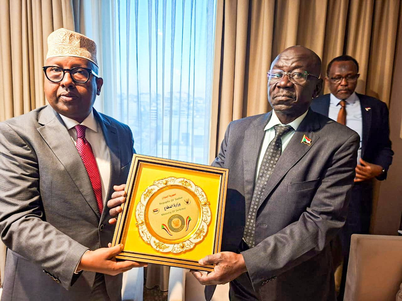 Soomaaliya iyo Suudaan oo ka wada hadlay xoojinta xiriirka difaaca labada dal