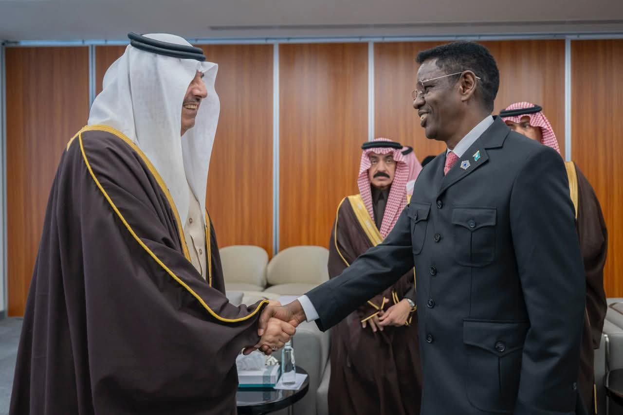 Wasiirka amniga oo la kulmay madax ka tirsan boqortooyada Sucuudiga