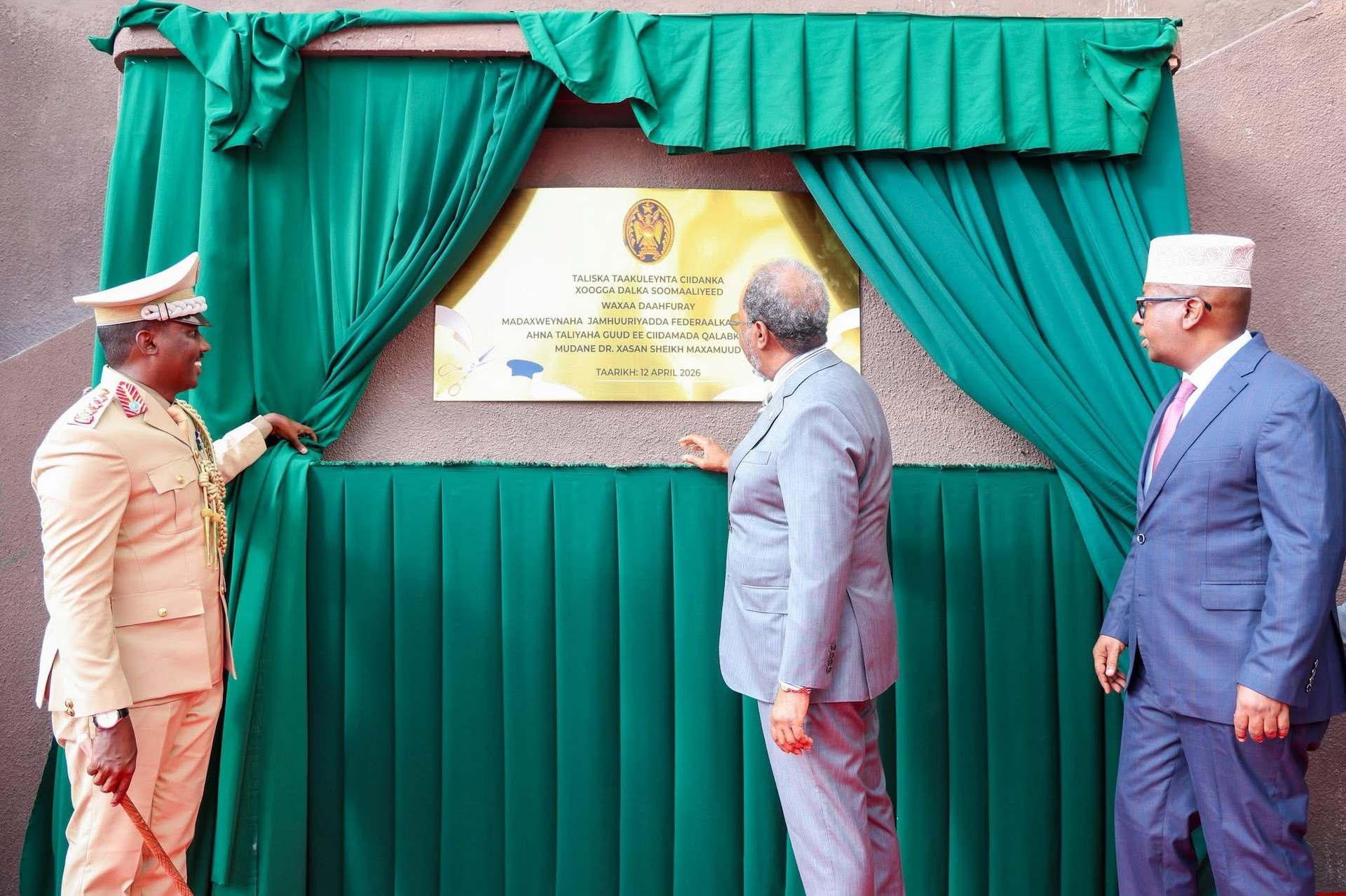 Madaxweyne Xasan Sheekh oo xarigga ka jaray Dhismeyaal cusub