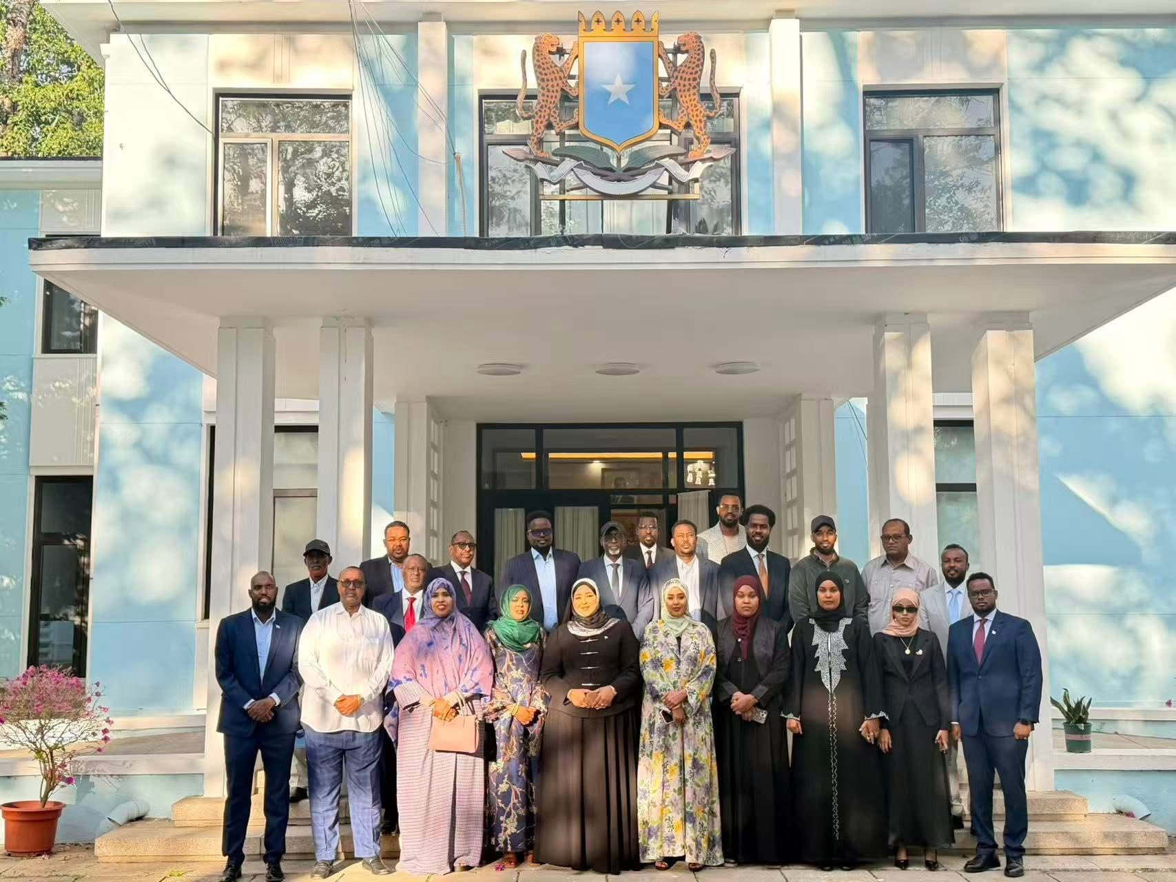 Wafdi ka socda Baarlamaanka Federaalka JFS oo booqasho shaqo ku jooga Shiinaha